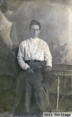 Lucinda C Kester Hollis