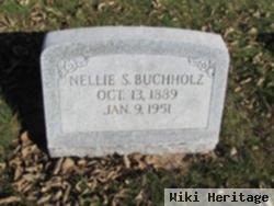 Nellie Sylvester Finecy Buchholz