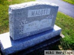 Leroy E Malott