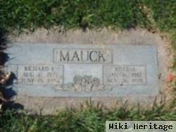 Richard Elbert "dick" Mauck