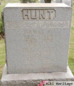 Daniel H Hunt