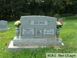 Donald Lee "mutt" Dunn
