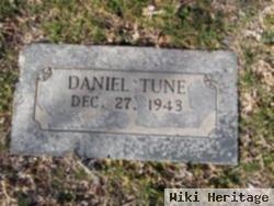 Daniel Tune