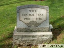 Eva Mae Kauffman Trax