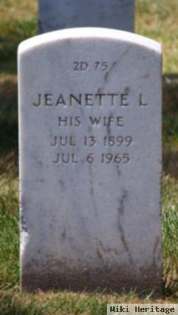 Jeanette L Mccue