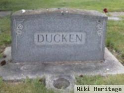 Monument Ducken