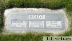 Theodore E Holdt