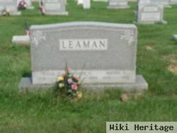 Willis D Leaman