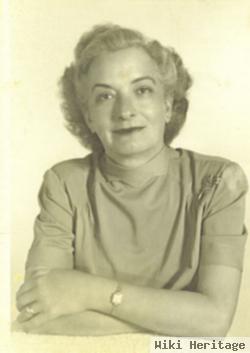 Lillie Benton