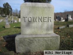 Ezra Towner