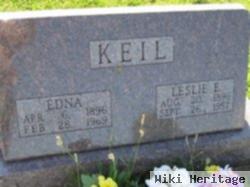 Leslie E Keil