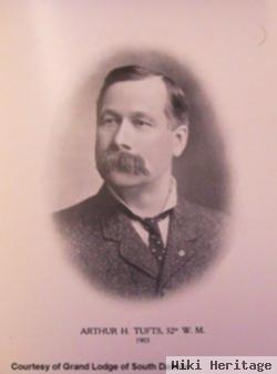 Dr Arthur Henry Tufts