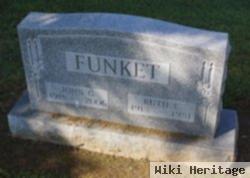 Ruth E Funket