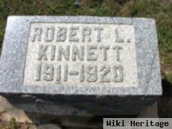 Robert L Kinnett