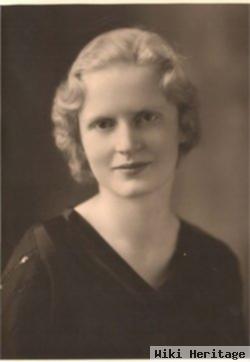 Evelyn Hull Nilson