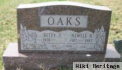 Betty J Oaks