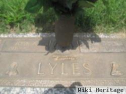 Paul M Lyles, Sr