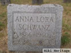 Anna Lora Schwanz