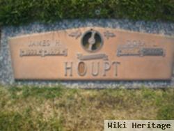 James H Houpt