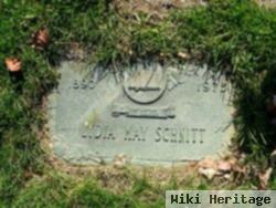 Lydia May Schnitt