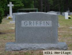 Lee W Griffin