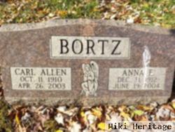 Anna E Bortz