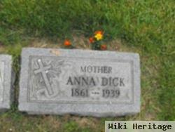 Anna Kulhanek Dick