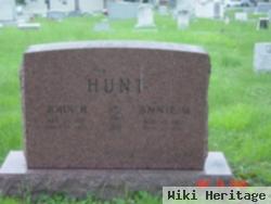 Annie M Hunt