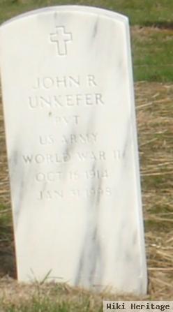 Pvt John R Unkefer