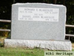 Howard E Blakeslee