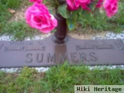 Ruth E Summers