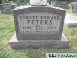 Robert E Peters