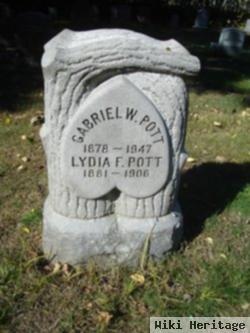 Lydia F Pott