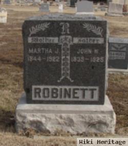 Martha J Robinett