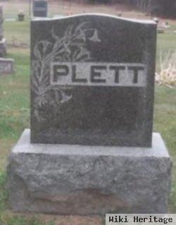 Alton W Plett