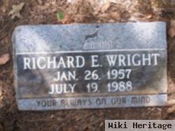 Richard E Wright