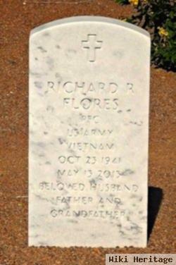 Richard R Flores