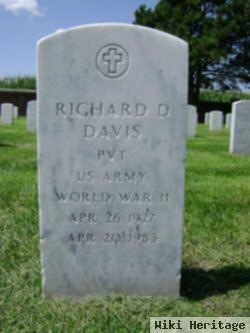 Richard D Davis