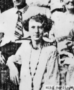 Sylvia D Van Vleet Davis