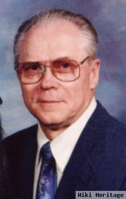 Kenneth R Myers