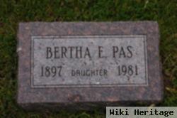 Bertha Esther Nichols Pas