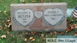 Vaughn R Betzer