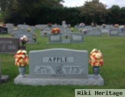 Dan E. Apple