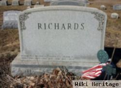 Hilda J Richards