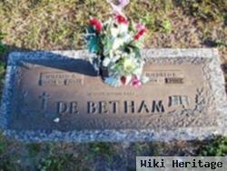 Mildred E Debetham