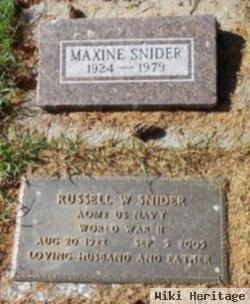 Maxine E Reynolds Snider