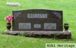 Lloyd M Willits