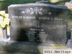 Robert Lynn Stout