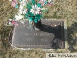 Richard D Sundbye