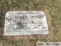 Nellie Vande Voort